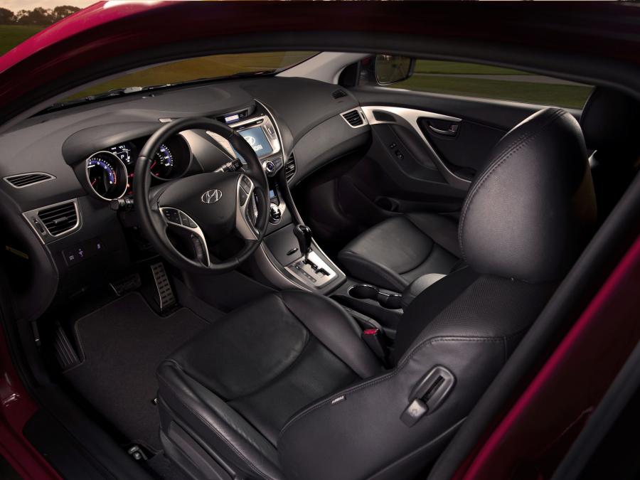 Hyundai Elantra Coupe 2012 года  (фото 7 из 88)
